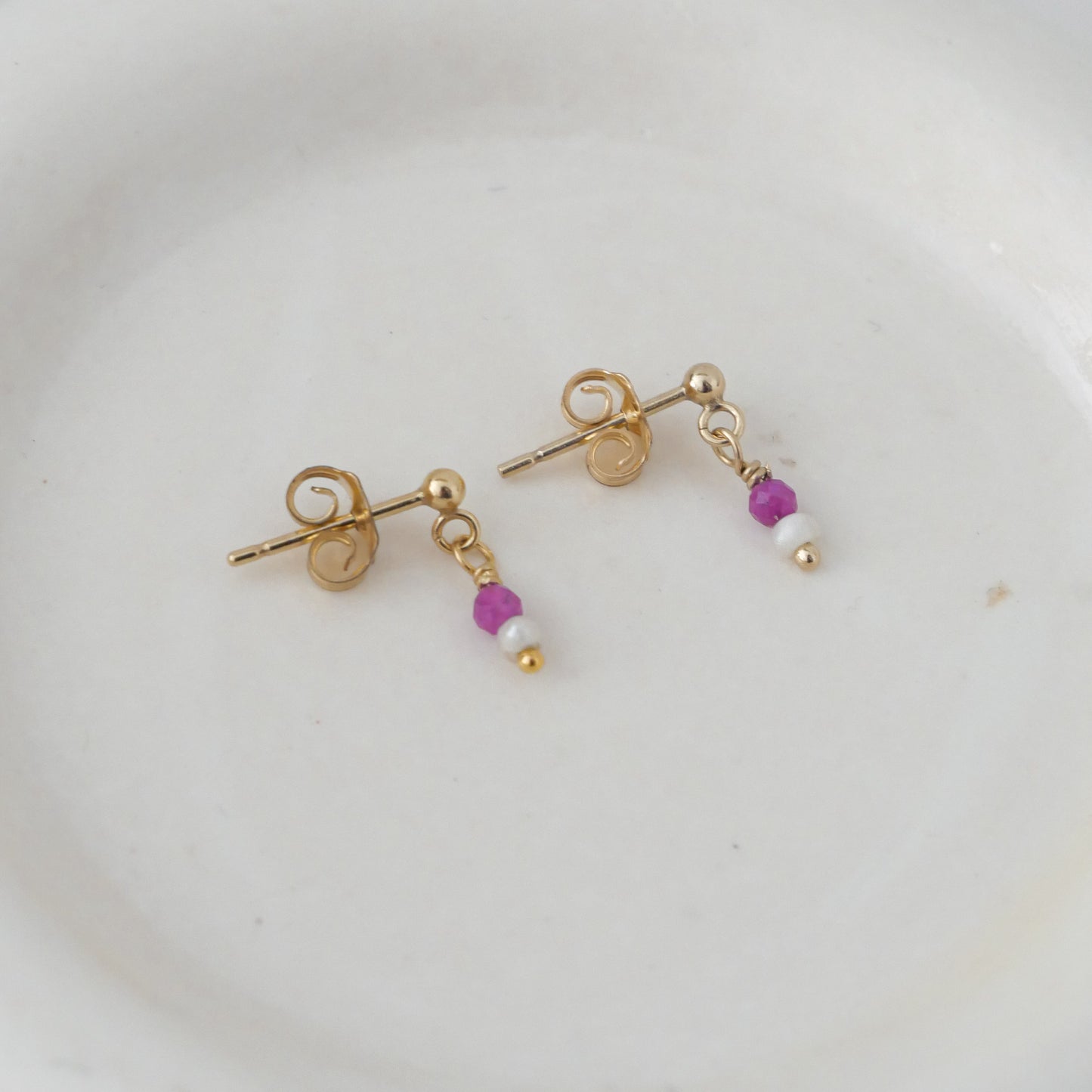 Boucles d'oreilles puces Ava - Rubis chauffé