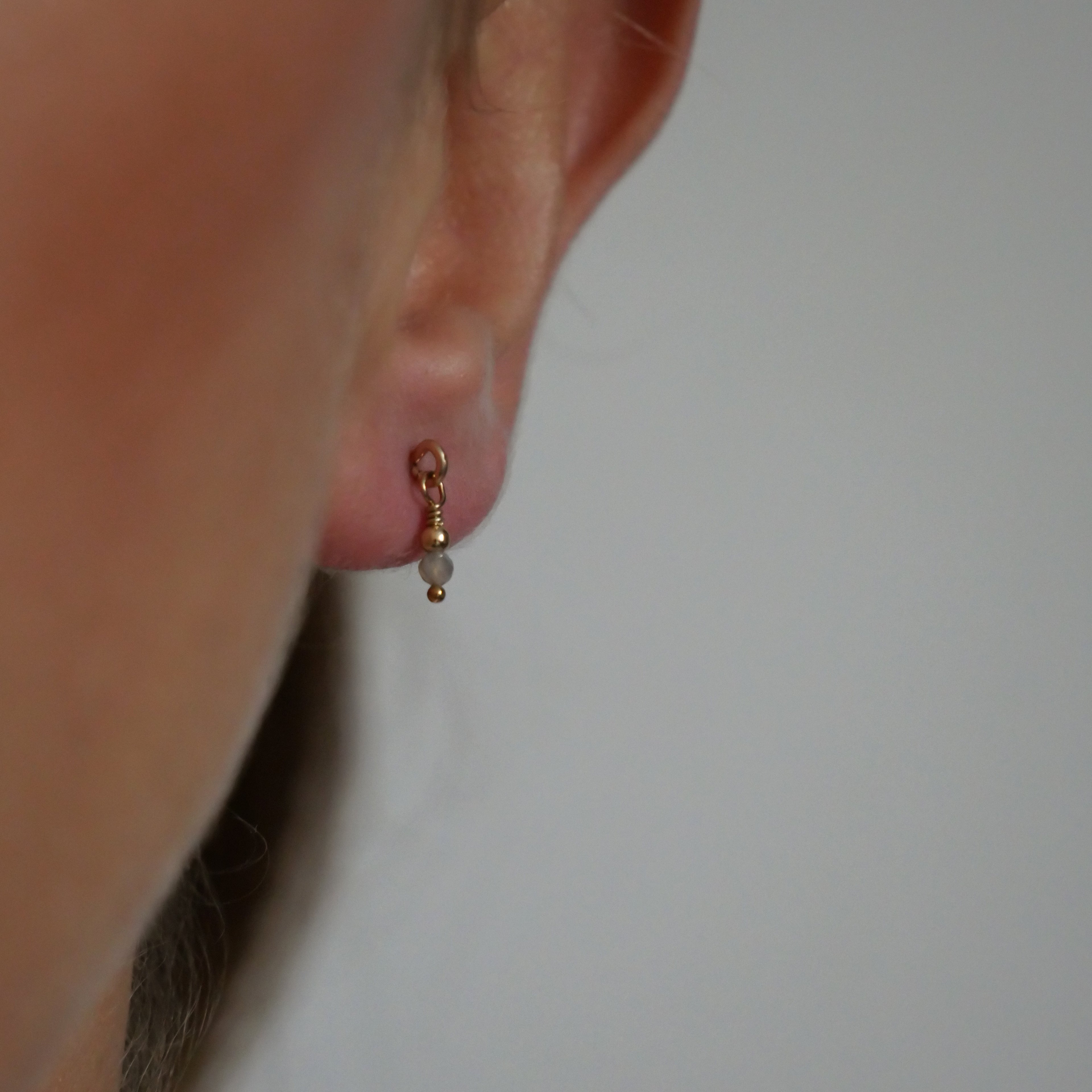 Boucles d'oreilles puces Nicole - Agate du Botswana